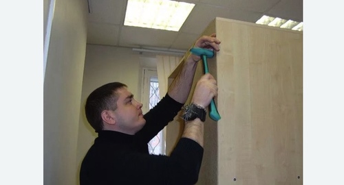 Разборка и сборка мебели в офисе. Ангарск